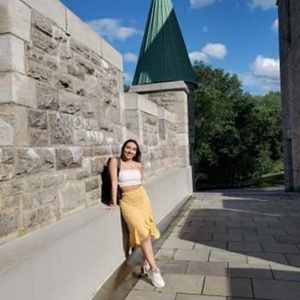 Meet your Posher, Emmanuelle